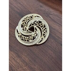 Amazing Vintage Gerry's Gold Textured Abstract Hurricane Whirlpool Pin Brooch